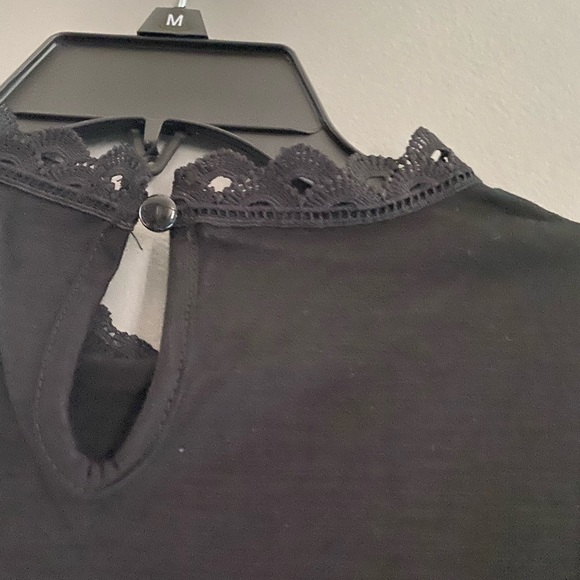NWT Lace collar top - Picture 4 of 6